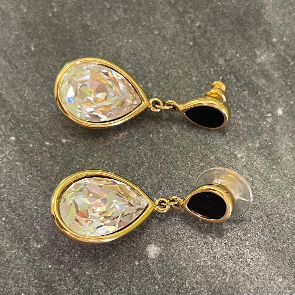 Vintage Trifari Gold Black Teardrop Crystal Dangly Earrings - Picture 5 of 7
